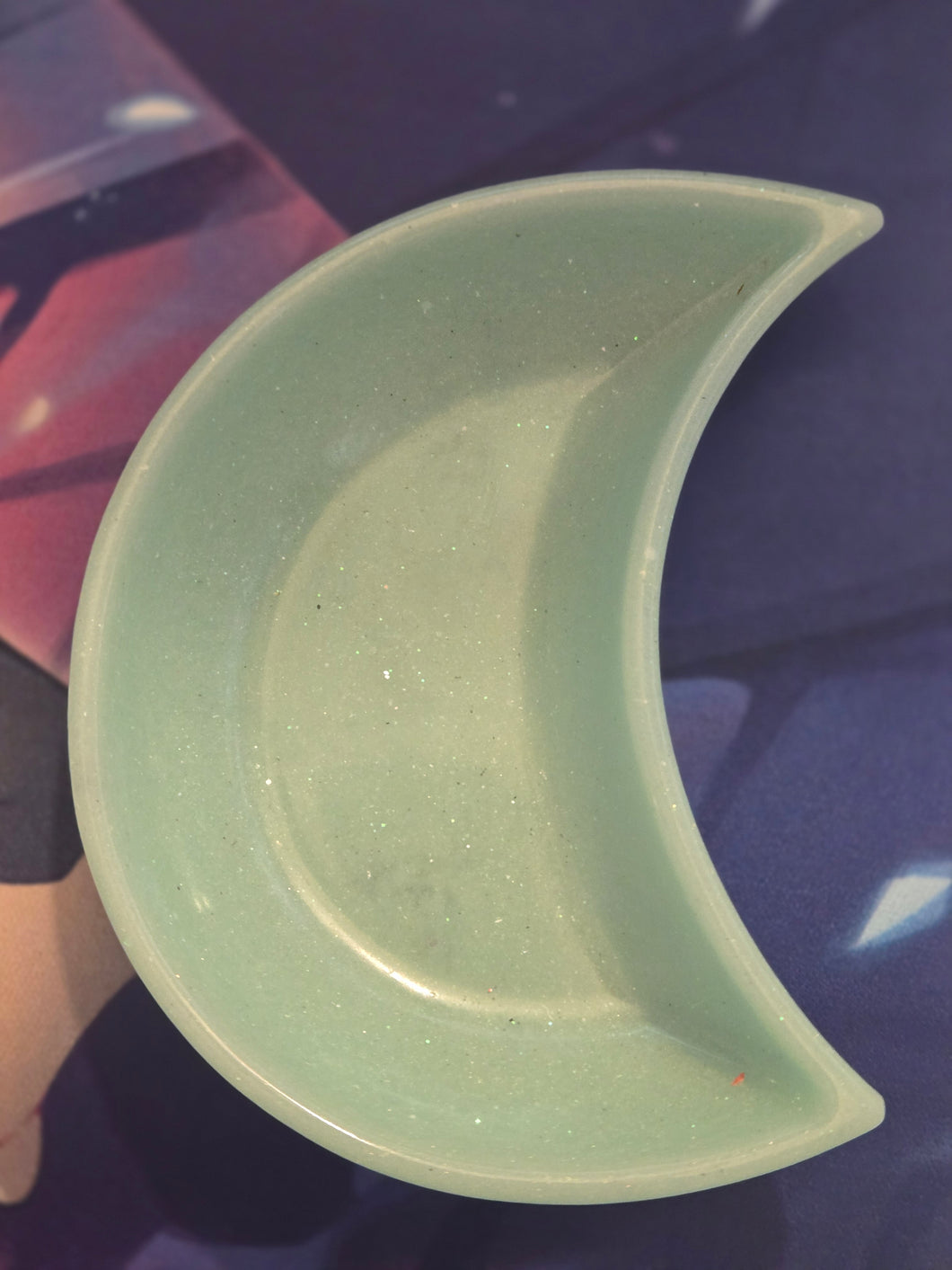 Resin moon bowl